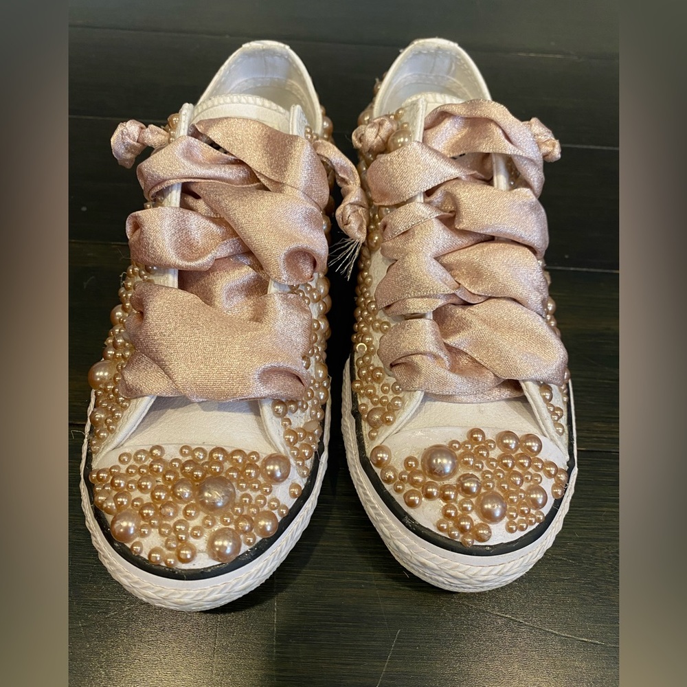 🔹Blinged converse shoes Custom order, pearls and rhinestone